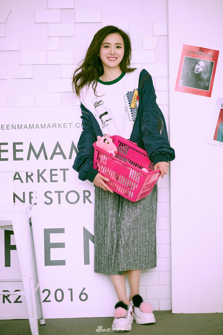 组图:江铠同化身灵动少女 治愈系笑容恬静清爽