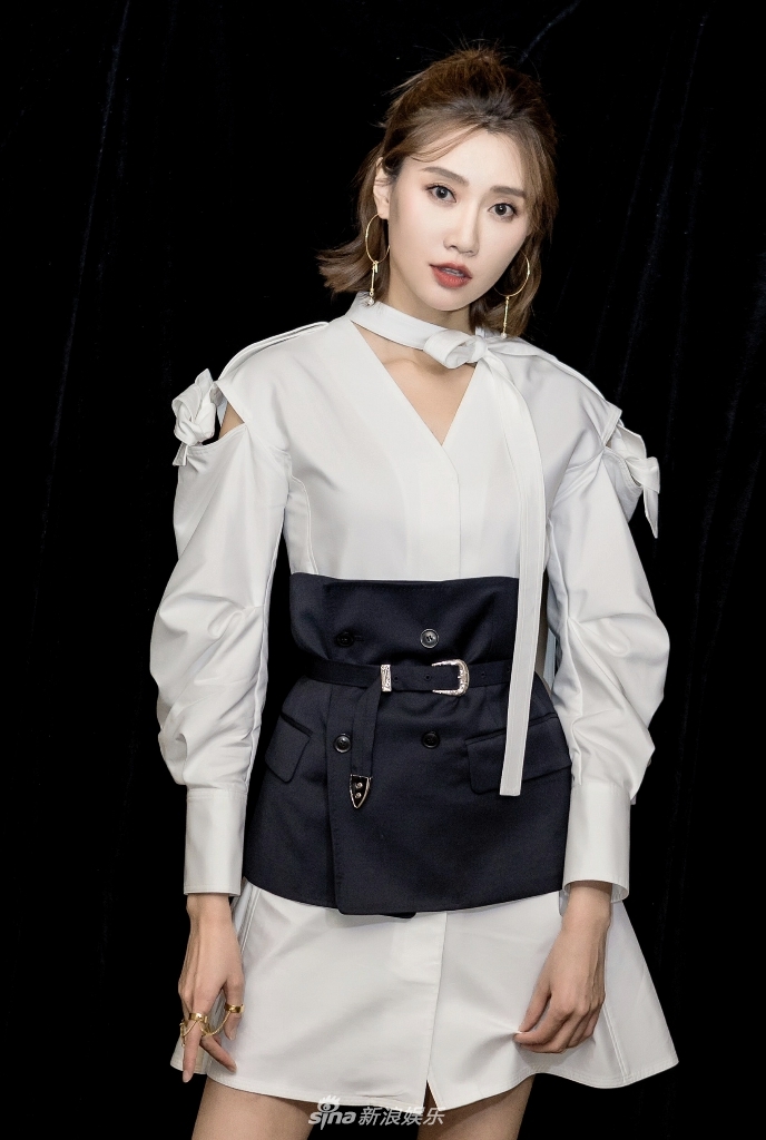 李斯羽内衣_李斯羽性感图片