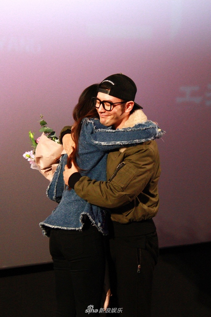 姑姑过儿合体!刘亦菲出席活动黄晓明惊喜现身