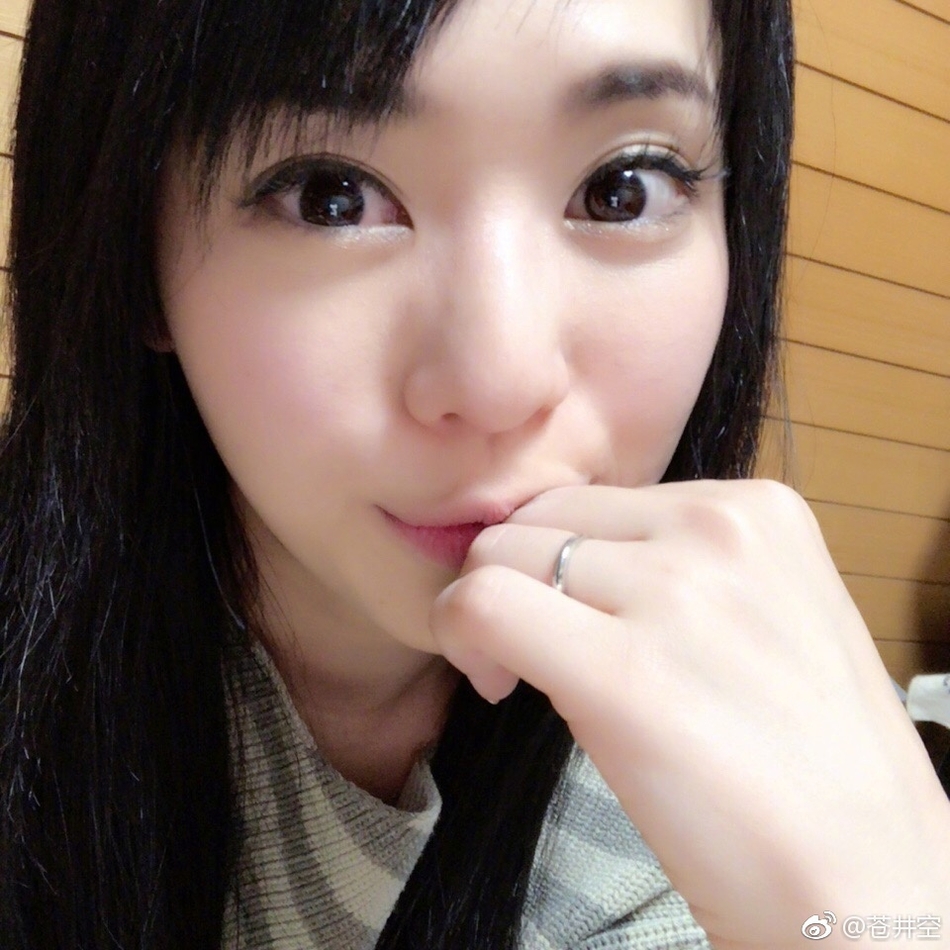 组图:苍井空婚后狂晒美照 床照+洗澡照齐发卖萌不断