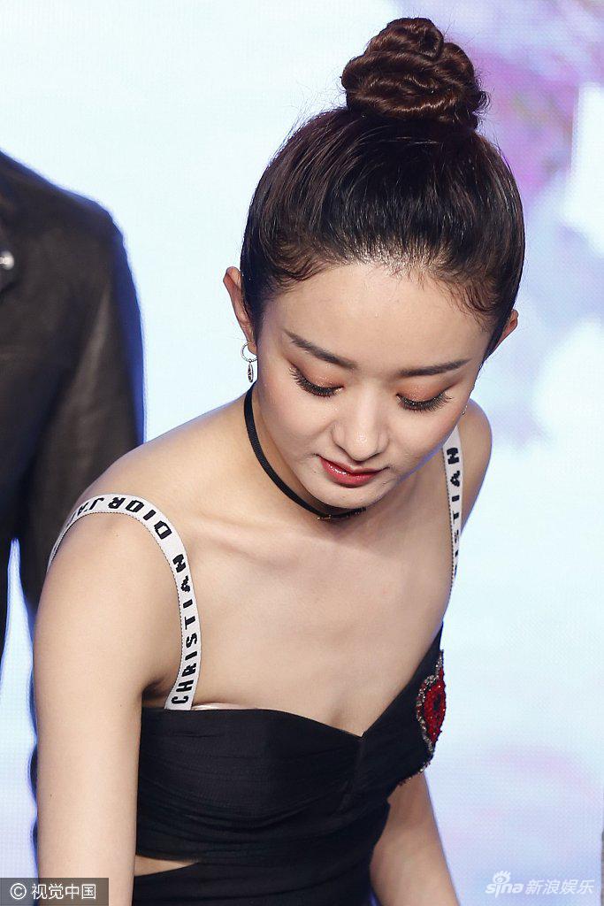 [4月16日]赵丽颖大秀美背 俯身胸前平平无奇[7p]
