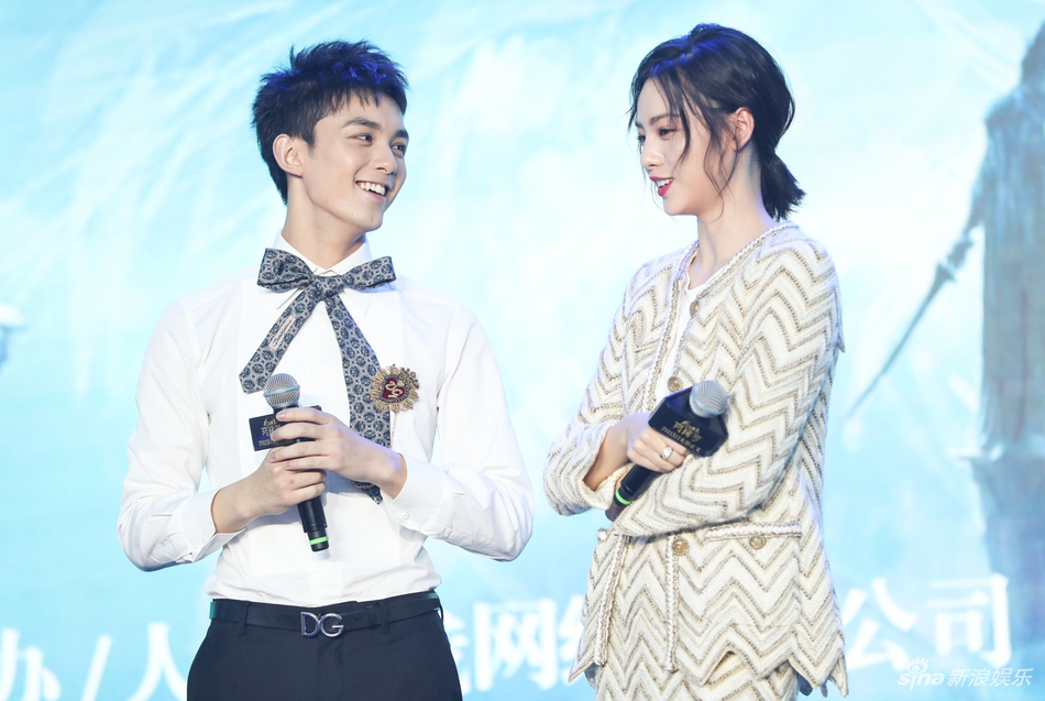 组图《阿修罗》首映 吴磊梁家辉刘嘉玲搞怪合影_高清图集_新浪网
