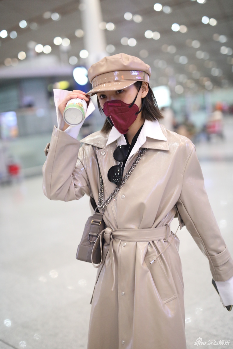 风衣体型_和平精英黄金风衣图片(3)