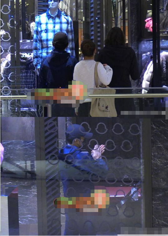 组图：梁朝伟罕见带两名女助理逛街 购物有专人拎包_3