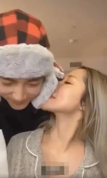 「奇趣网」萧亚轩带小16岁男友直播 镜头前两人甜蜜接吻