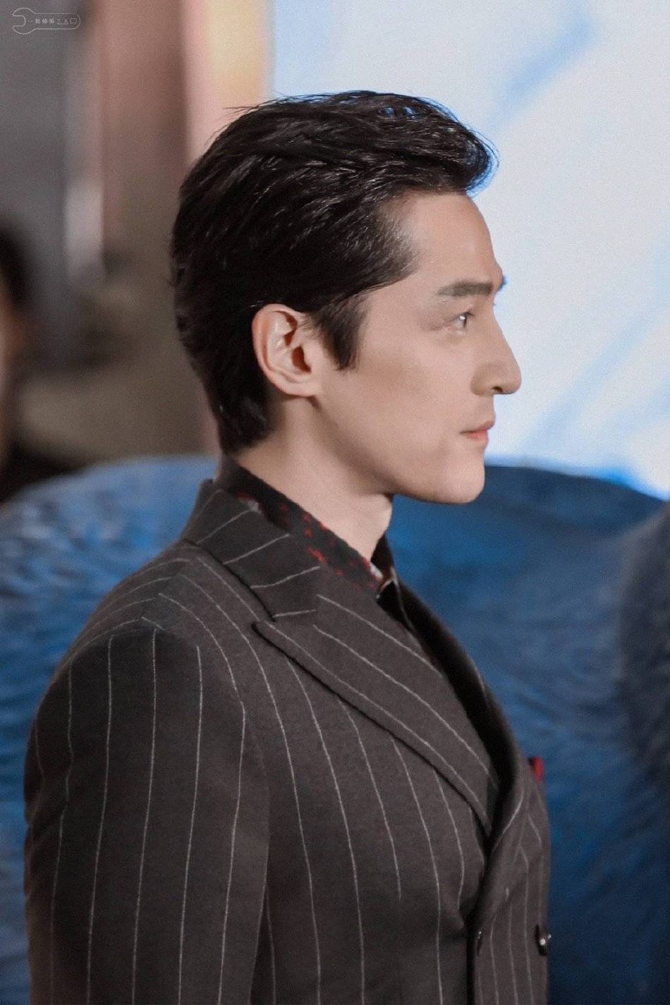 组图:胡歌《不虚此行》片场照新片合作黄磊龚蓓苾第4张图片 组图:胡歌《不虚此行》片场照新片合作黄磊龚蓓苾第4张图片