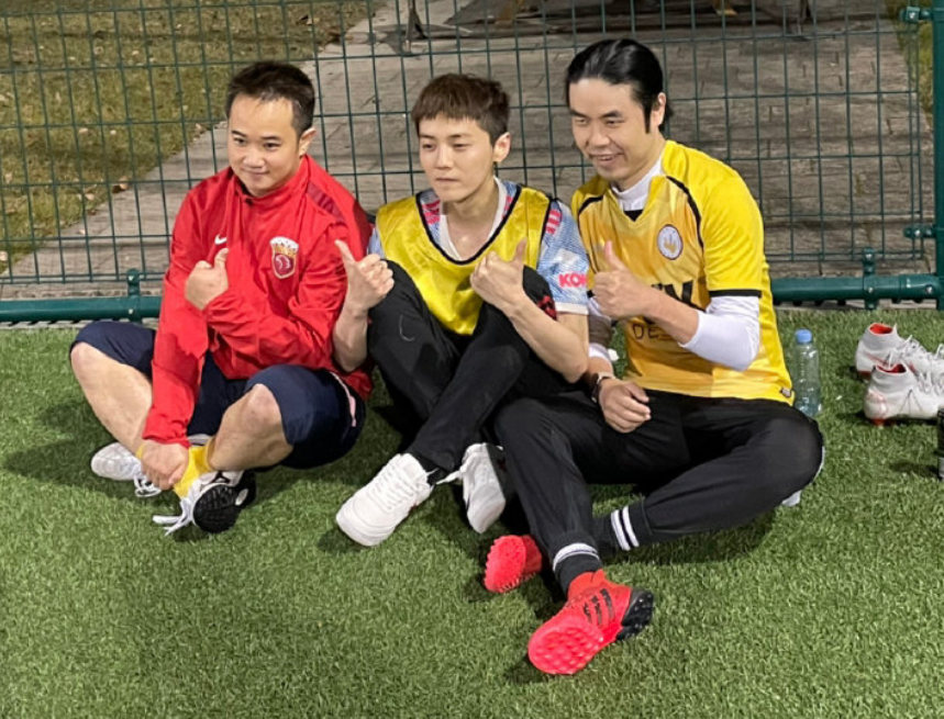 鹿晗踢足球是哪年的歌啊,鹿晗踢足球是哪年的歌啊视频