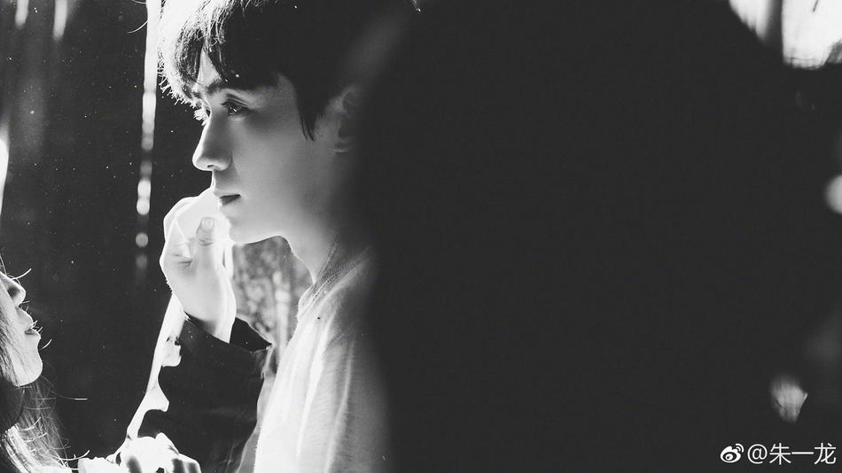 《盗墓》杀青朱一龙发文告别吴邪:很荣幸陪你走过这阶段