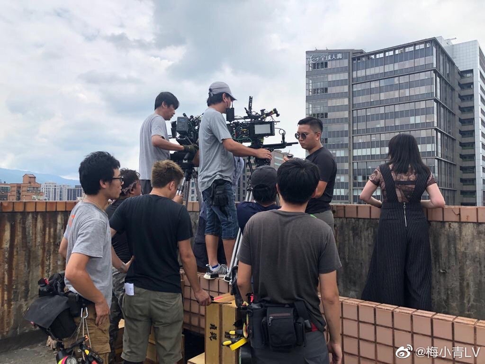 组图：监制梅小青晒《法证4》补拍杀青照 黄浩然汤洛雯现身