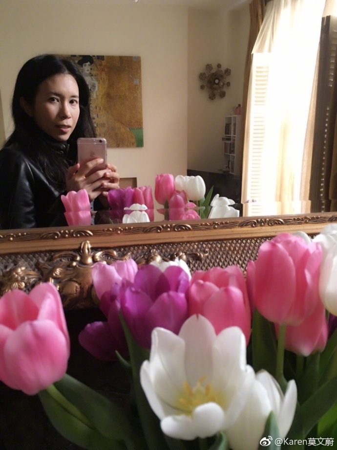 组图:莫文蔚晒鲜花表白老公 撒狗粮称有你的地方就是家