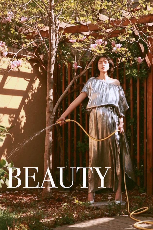 01 14:57:14 1 / 9 新浪娱乐讯 7月1日,主持人李艾在微博晒出一组创意