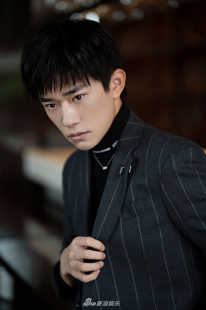 易烊千玺图片大 b9df-kavypmr1205234.jpg