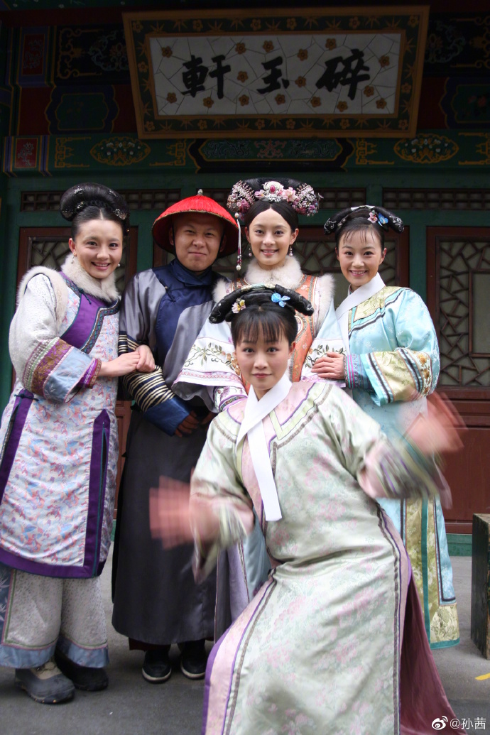组图：《甄嬛传》开播十周年 孙俪蔡少芬毛晓彤等发文感慨_17