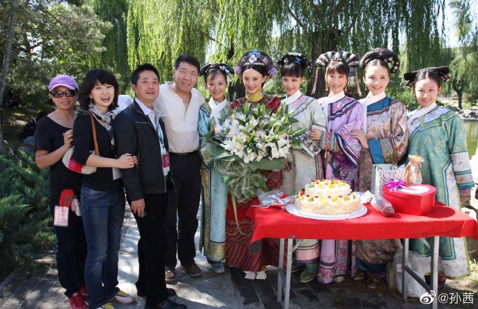 组图：《甄嬛传》开播十周年 孙俪蔡少芬毛晓彤等发文感慨_4
