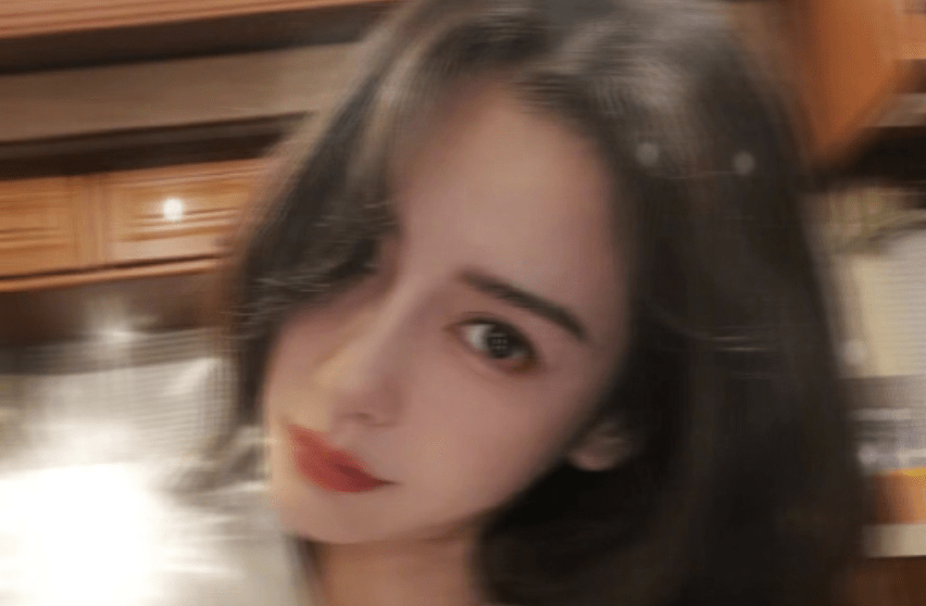组图：Angelababy晒自拍迎新年状态好 巧笑嫣然未受婚变影响_2