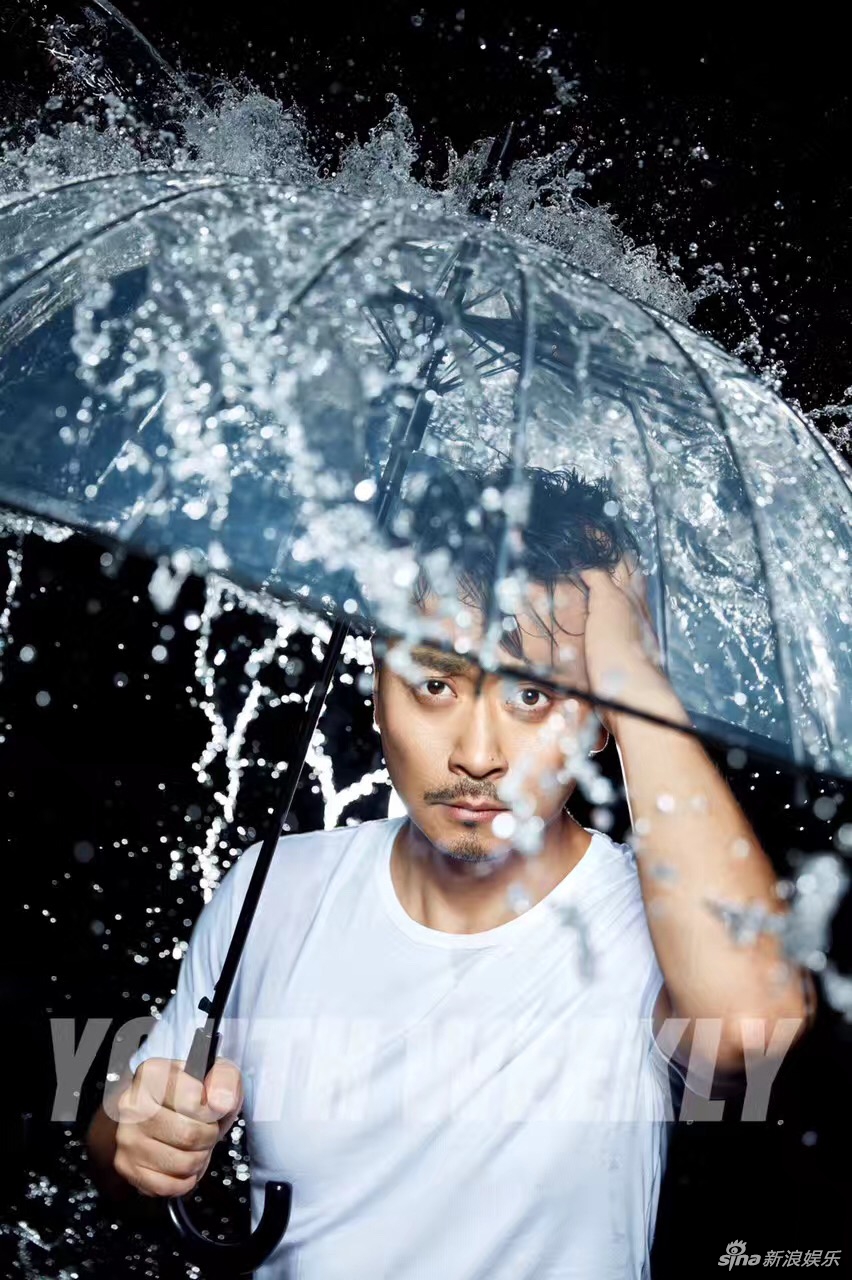 伤感在雨中淋雨的头像图片