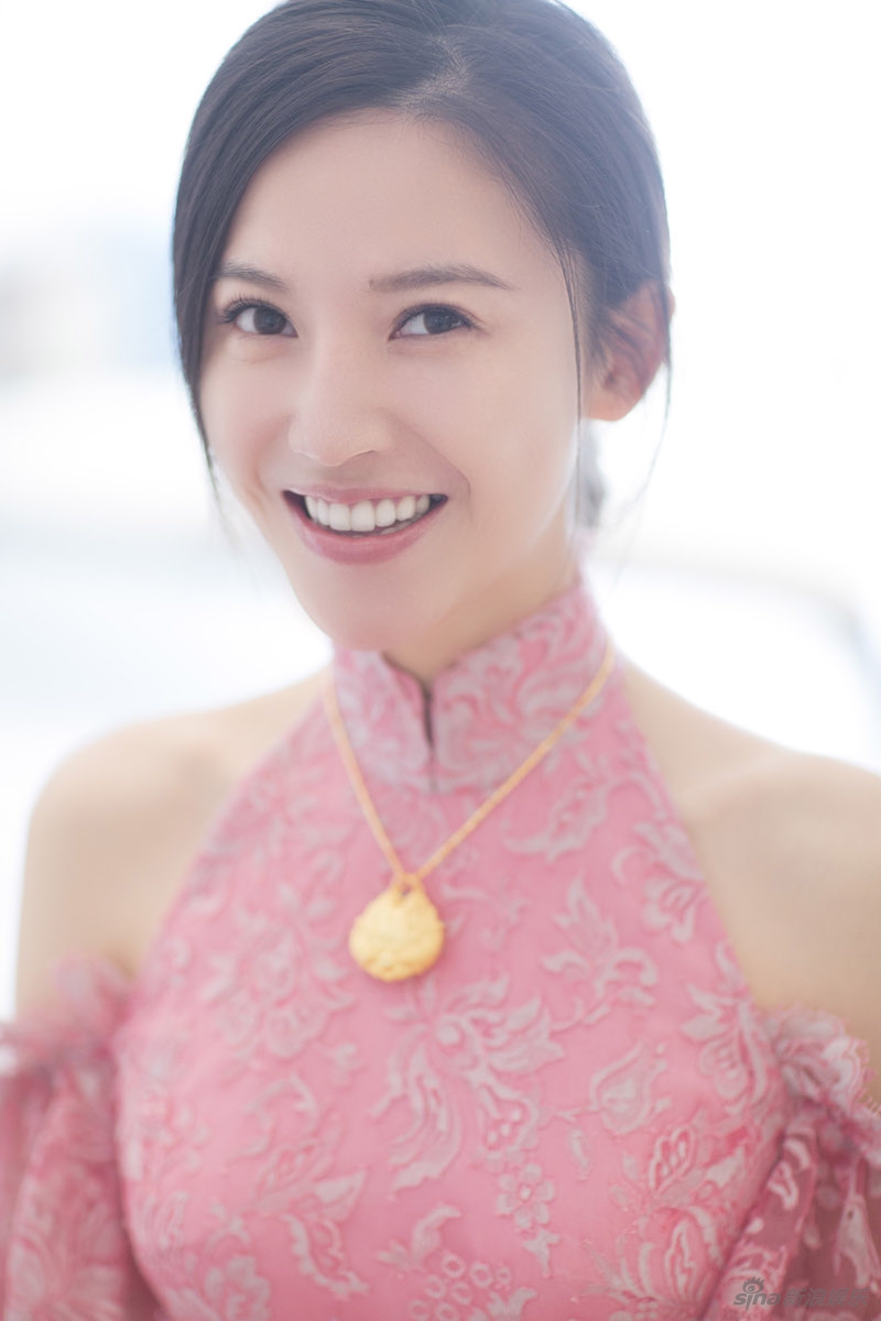 杨子姗出嫁吴中天低调迎亲 粉色中式礼服俏美十足 娱乐八卦 图8