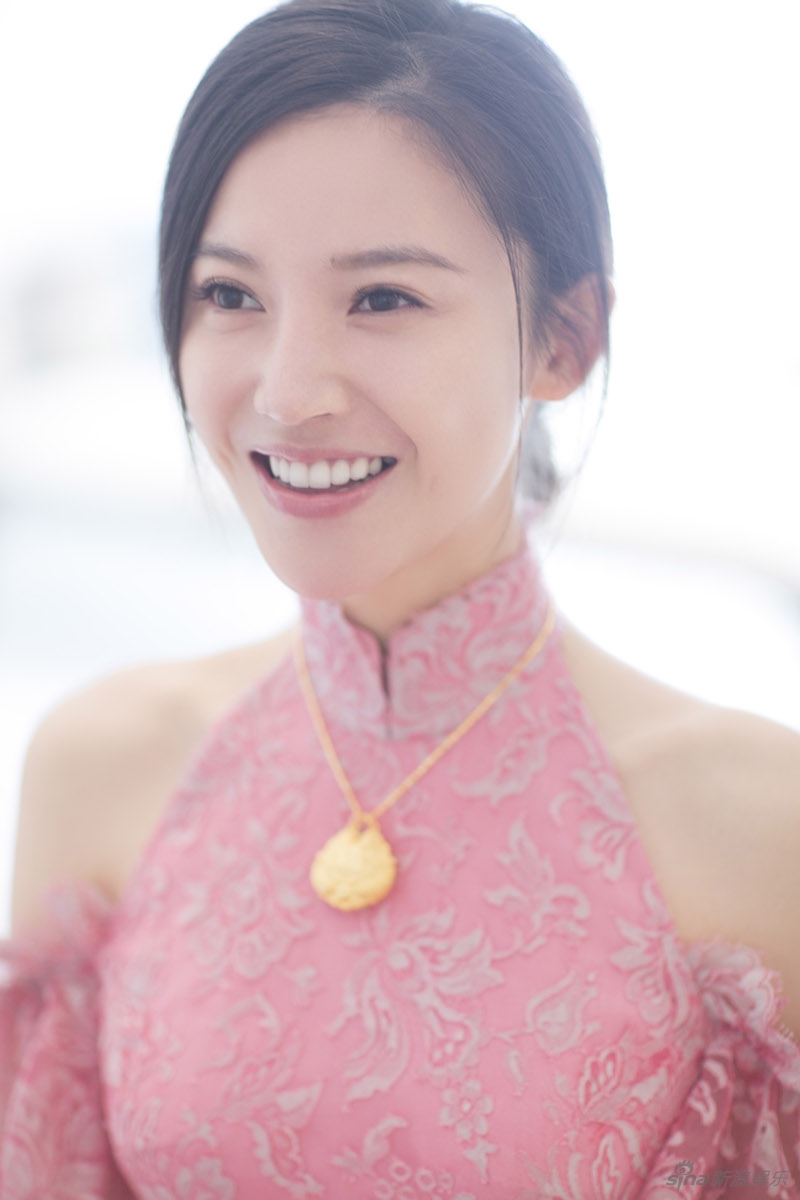 杨子姗出嫁吴中天低调迎亲 粉色中式礼服俏美十足 娱乐八卦 图7