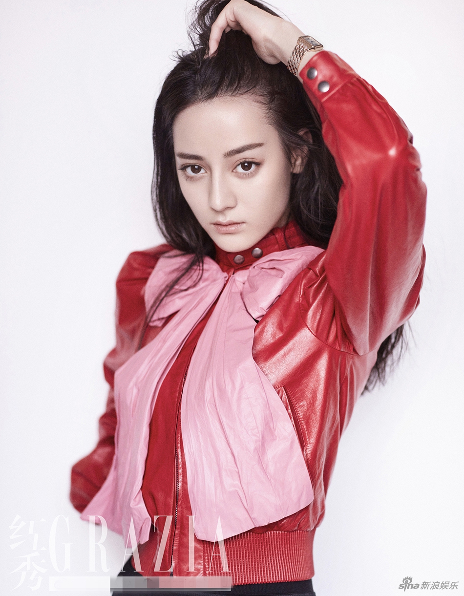 迪丽热巴变身怪力少女 时尚封面大片淡雅中不失亮点的妆容 风格偶像 图3