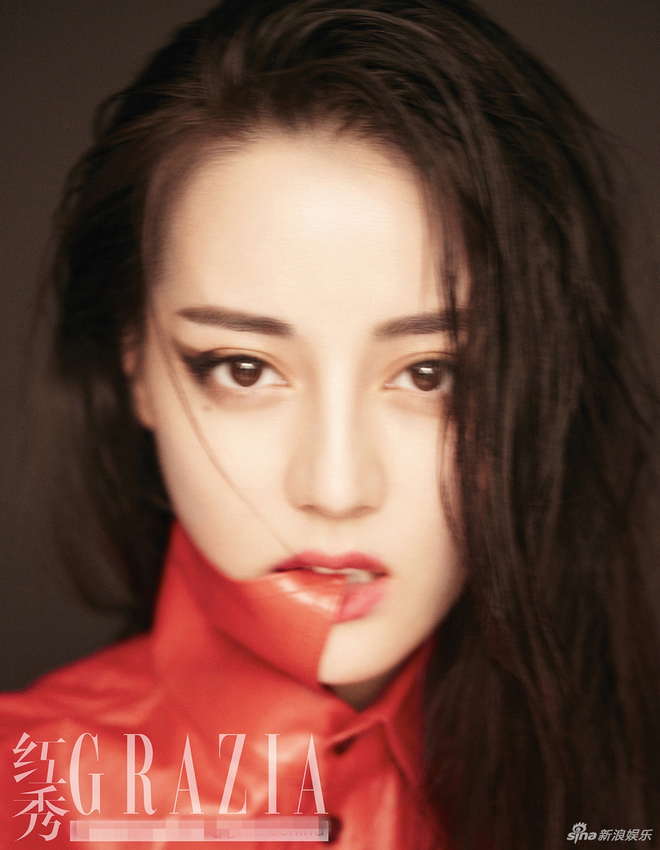 迪丽热巴变身怪力少女 时尚封面大片淡雅中不失亮点的妆容 风格偶像 图5