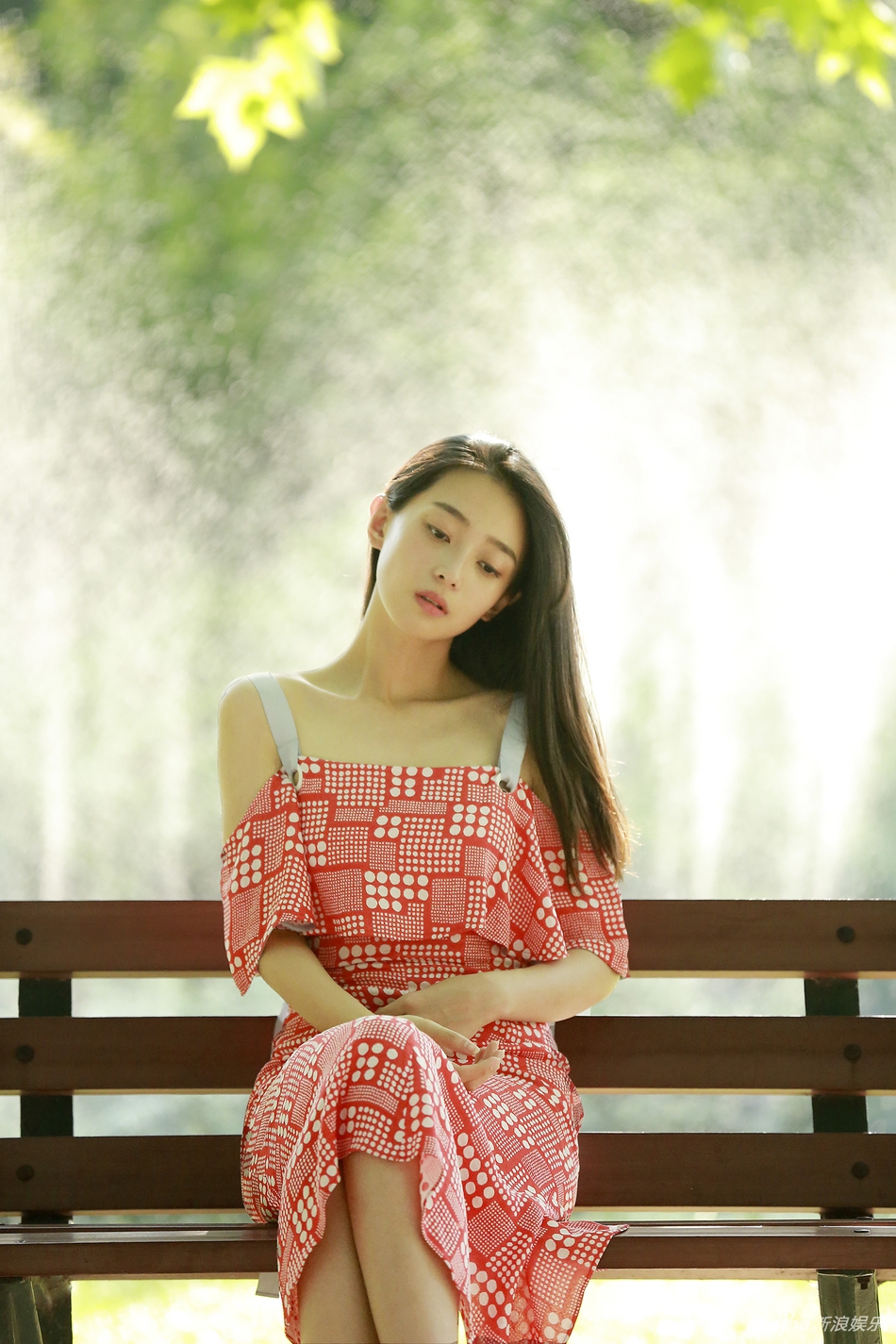 王艺诺唯美写真曝光 飘逸淡妆自然清新