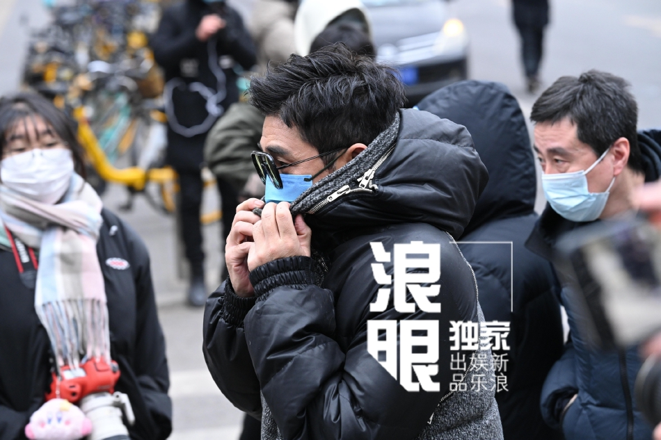 组图：2022央视春晚第一次联排 李宇春王源朱一龙等寒风中现身_54