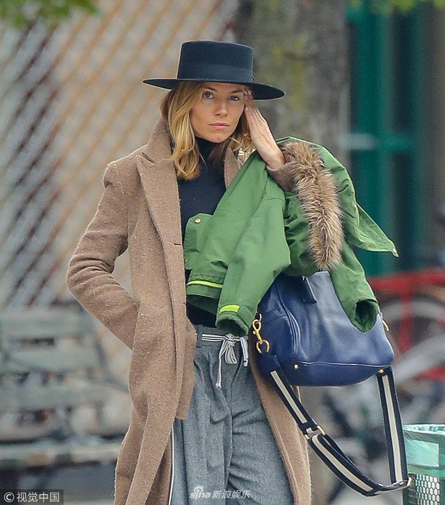 风衣配礼帽_风衣礼帽头像男背影