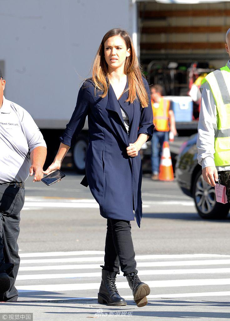 郑秀妍风衣_郑秀晶郑秀妍(2)