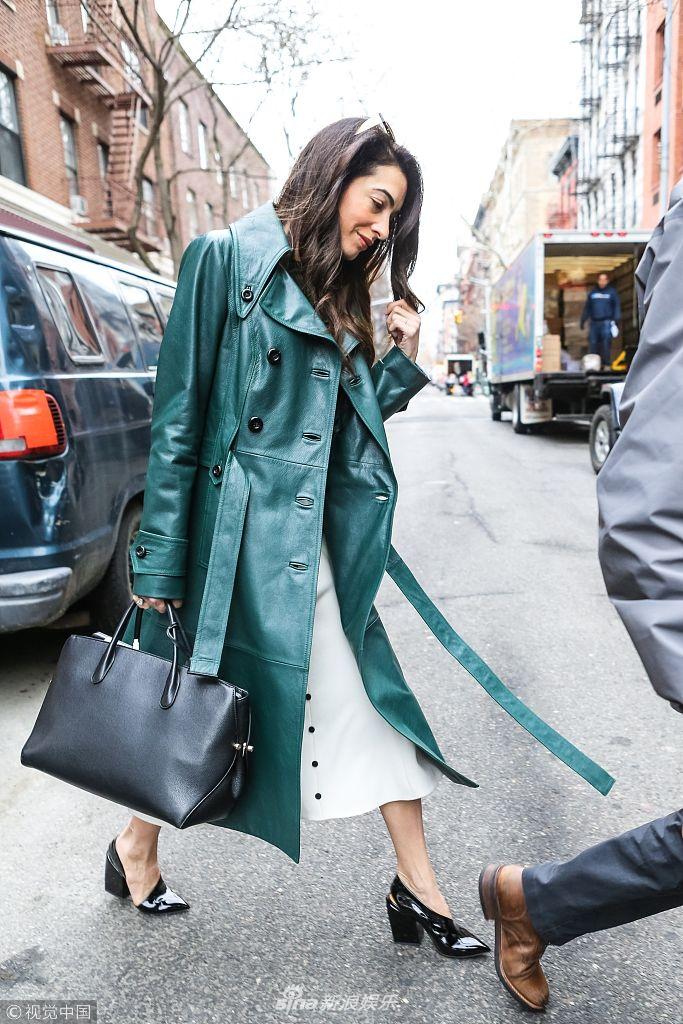 墨绿风衣_墨绿风衣搭配围巾(3)