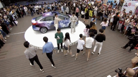动图:超嗨!袁成杰丁子玲嘉年华与zoom超能团玩游戏