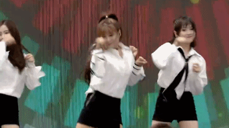 动图:hellogirls亮相粉丝嘉年华 甜歌热舞好养眼!