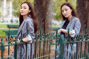 订婚后的姚笛重回颜值巅峰漫步巴黎街头