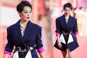 宁静西装大秀美腿.短发干练俏丽