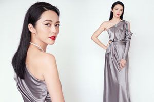 姚晨斜肩长裙妩媚高贵优雅回眸