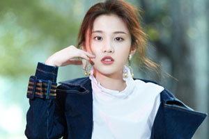 张慧雯森林写真曝光 温柔恬静灵气十足