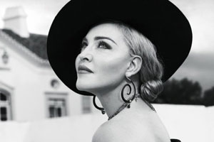 麦当娜全黑LOOK造型典雅气质撩人