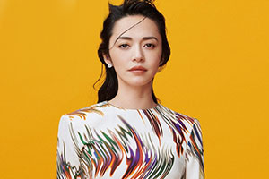 姚晨登封眼神深邃目光坚定