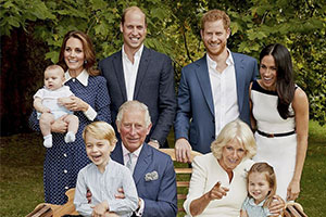 查尔斯王子70岁大寿曝祖孙三代合照