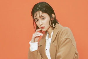 古力娜扎五官精致化身酷感女郎