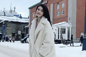 仙女本人！何穗晒雪中美照白到发光