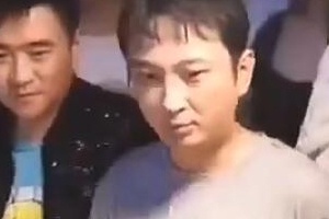 王思聪庆生场面豪华热闹美女环绕