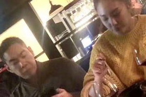 张雨绮与男友同游日本被偶遇