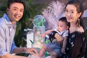 李晟罕见晒儿子正面照