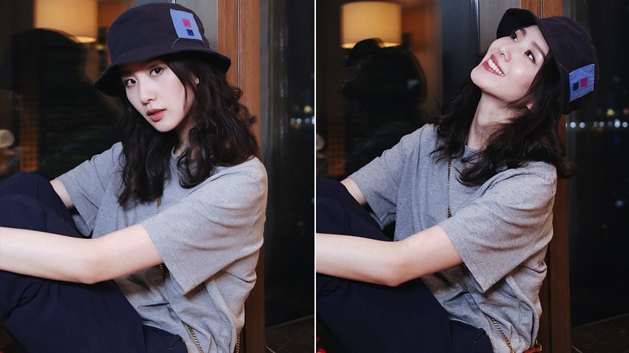 刘诗诗窗台夜色大片 穿着休闲长发披肩慵懒随性