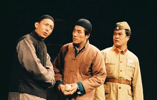 杨立新:喜欢话剧就像喜欢一个人,是无可替代的
