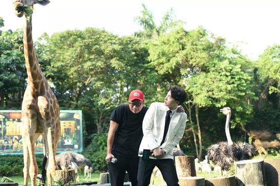 广州长隆野生动物园区，《动物世界》首映礼上的韩延、李易峰