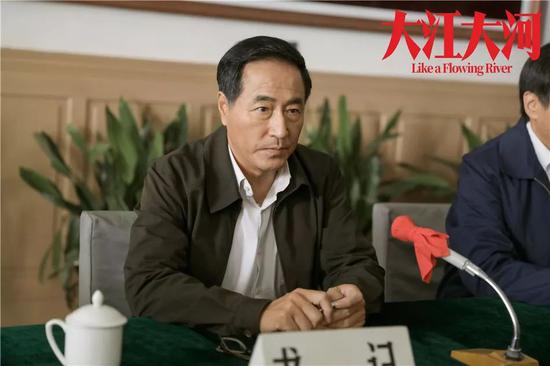 杨立新:喜欢话剧就像喜欢一个人,是无可替代的