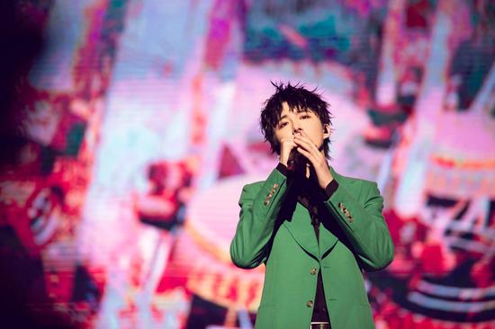 如今的刘宇宁已经能站在中国标志性演出场馆的舞台上唱歌 艺人方供图