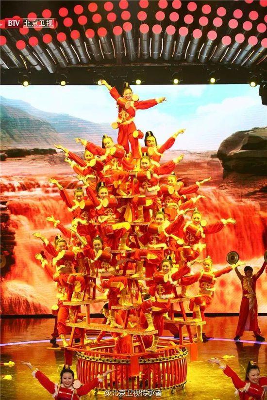 稷山高台花鼓是一种古老的汉族民间舞蹈，相传是为祭祀农耕文明始祖后稷，由农民创造的一种民间艺术形式。2008年，稷山高台花鼓作为奥运会开幕式前文艺节目亮相鸟巢。