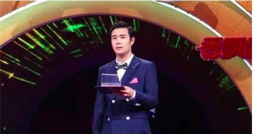 看完《跨界喜剧王》首播,觉得费玉清比小沈阳更适合做主持